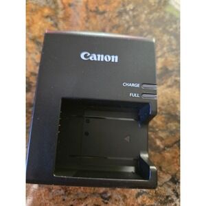 Genuine Canon LC-E10 Camera Battery Charger. (Bttery not included, only charger)
